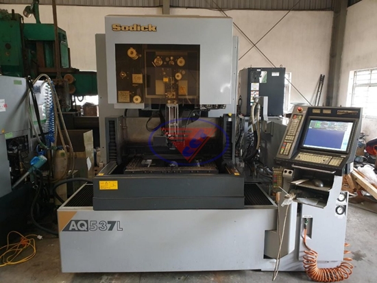 may-cat-day-cnc-sodick-2.jpg