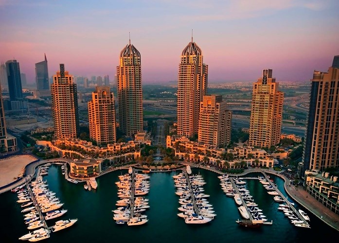 ben-du-thuyen-dubai-marina3.jpg