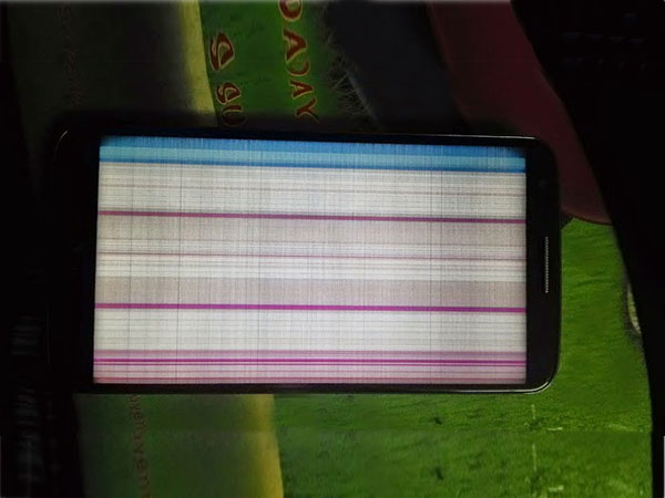 man-hinh-lg-g2-bi-soc.jpg