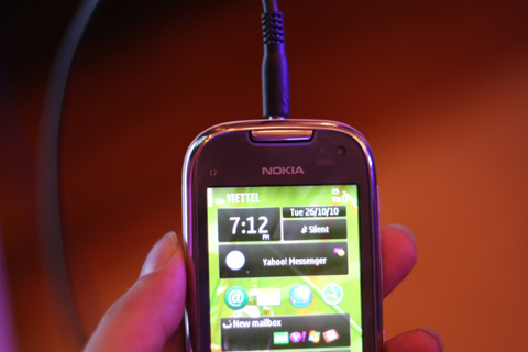 915_Nokia-ra-mat-N8-va-C7-tai-Viet-Nam.jpg