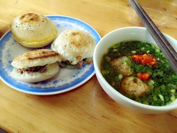 dau-dong-len-da-lat-thuong-thuc-banh-can-nong-hoi-ivivu-6.jpg