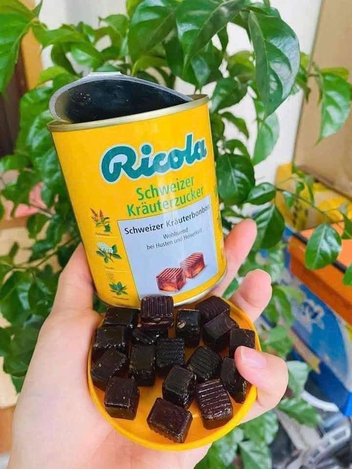 Cách dùng kẹo ngậm Ricola của Đức