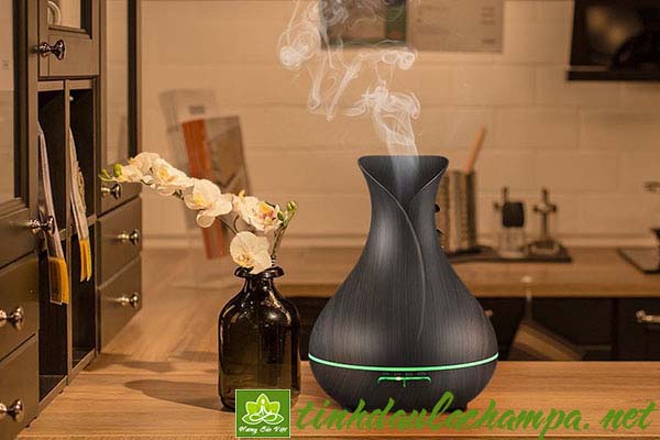 may-khuyech-tan-tinh-dau-binh-hoa-tulip-400ml-3.jpg