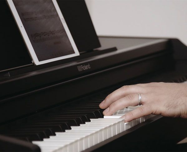 dan-piano-dien-roland-rp-102-tphcm_grande.jpg