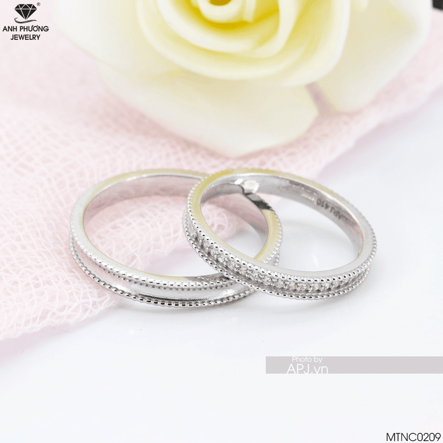 thiet-ke-nhan-cuoi-vang-trang-theo-yeu-cau-4.png