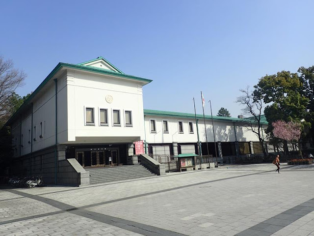 ve-may-bay-di-Nagoya-the-tokugawa-art-museum.jpg