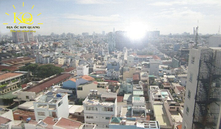 View từ MB Tower ra thành phố
