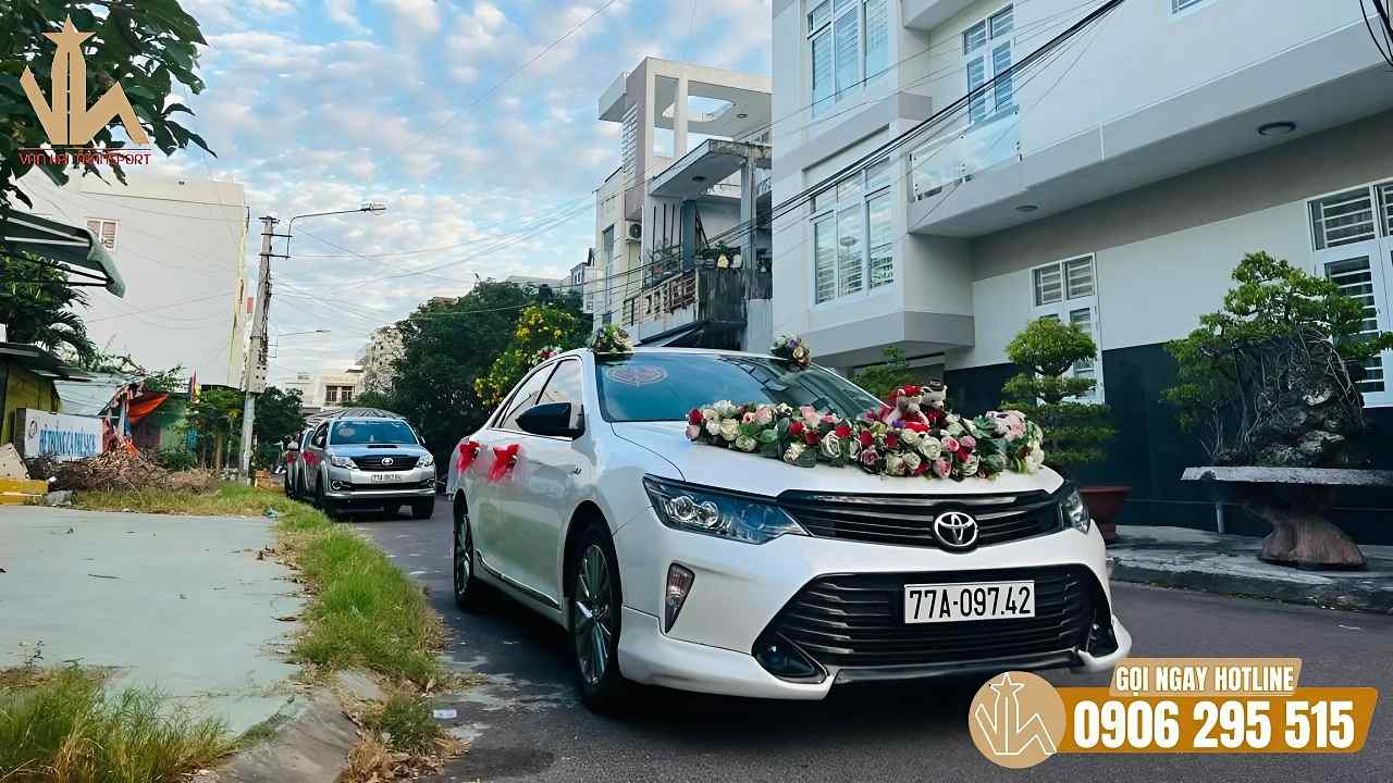 Thuê xe cưới Toyota Camry cao cấp cho hành trình đón dâu ấn tượng Thuê xe cưới Toyota Camry cao cấp cho hành trình đón dâu ấn tượng