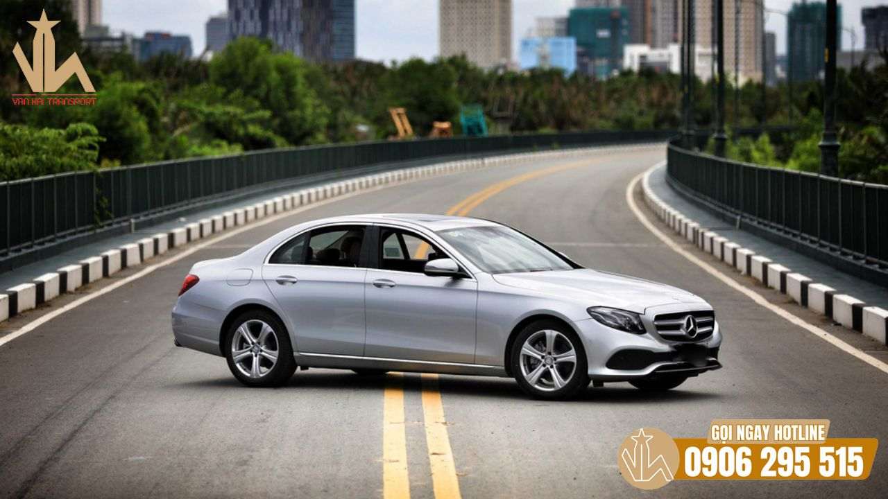 Dịch vụ thuê xe bài bản và chuyên nghiệp được đánh giá cao Dịch vụ thuê xe bài bản và chuyên nghiệp được đánh giá cao