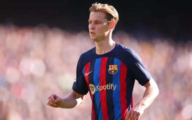 Frenkie de Jong reacts to being substituted before the end of derby clash - Bóng Đá