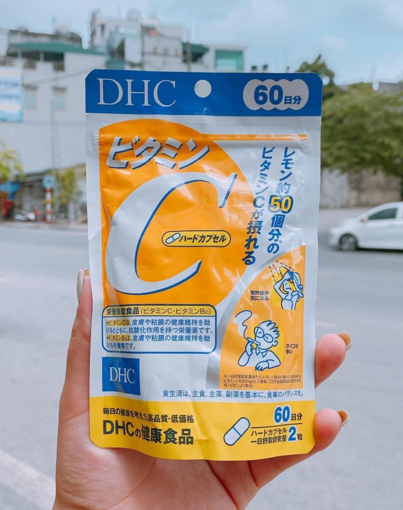vitamin-c-dhc-gia-bao-nhieu-810x1024.jpg